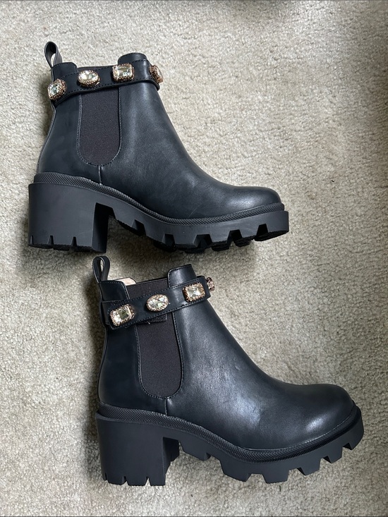Steve Madden Shoes - Steve Madden Amulet Black Boots